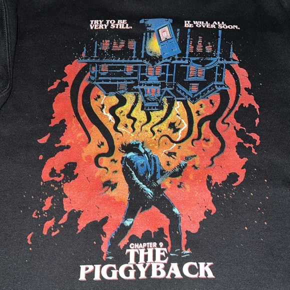 NETFLIX STRANGER THINGS size medium sweatshirt chapter 9 The Piggyback be still - Picture 3 of 6